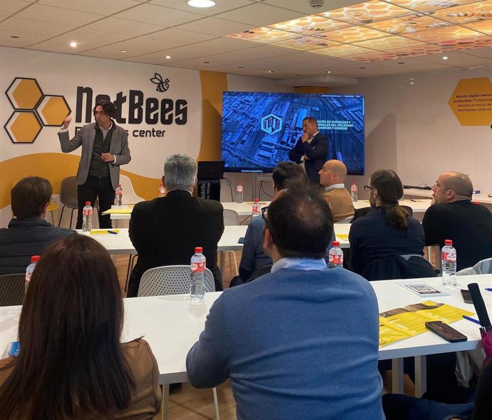 Encuentro alcalde Astillero con empresarios de Guarnizo