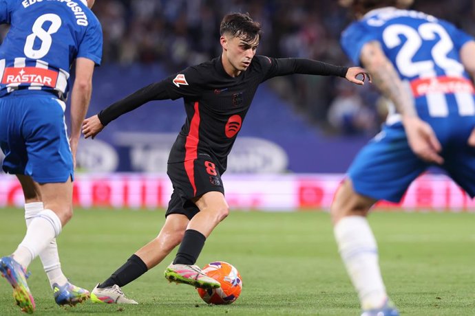 Pedri Gonzalez, do FC Barcelona, em ação durante a partida de futebol do Campeonato Espanhol, La Liga EA Sports, disputada entre RCD Espanyol e FC Barcelona no Estádio RCDE em 15 de maio de 2025 em Cornella, Barcelona, Espanha.