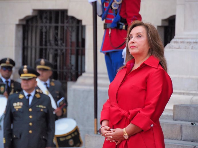 Archivo - April 11, 2025, Lima, Lima, Peru: The President of Peru, Dina Boluarte, receiving the President of Panama, Jose Raul Mulino, who is on an official visit to Lima, fulfilling an agenda focused on strengthening political dialogue, bilateral coopera