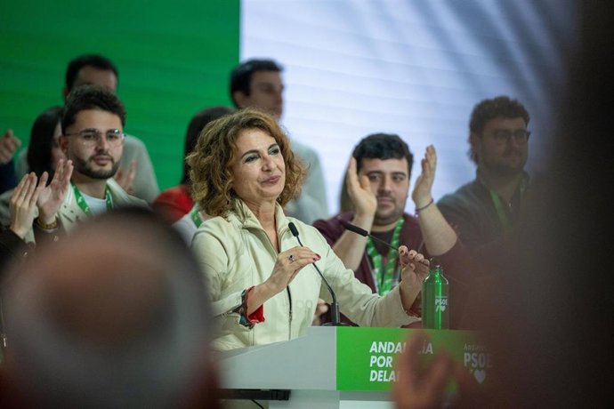 Archivo - La secretaria general del PSOE-A, María Jesús Montero, interviene en la inauguración del XV Congreso del PSOE de Andalucía. A 22 de febrero de 2025 en Armilla (Granada). (Foto de archivo).