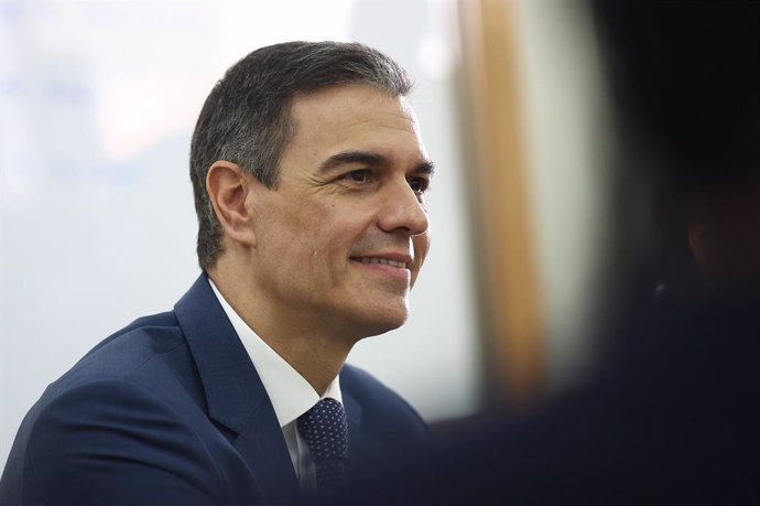 Archivo - El presidente del Gobierno, Pedro Sánchez, mantiene un encuentro con estudiantes de la Universidad Nacional de la Ciudad de Ho Chi Minh, a 9 de abril de 2025, en Ho Chi Minh (Vietnam). Durante el inicio de su viaje, Sánchez firmó un protocolo fi