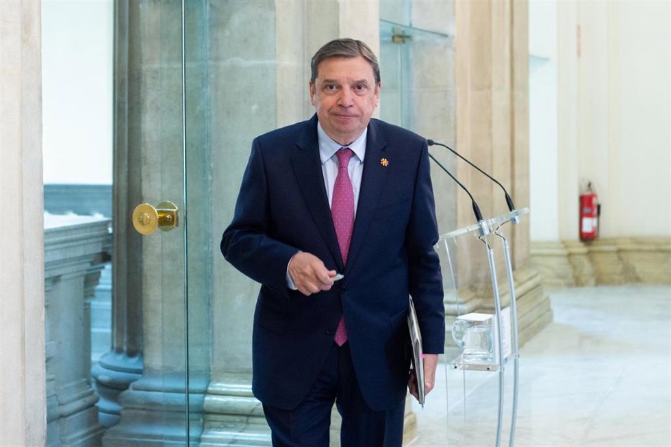 El ministro de Agricultura, Pesca y Alimentación, Luis Planas, ofrece una rueda de prensa para informar sobre los principales asuntos de interés agrario y pesquero, en el Ministerio de Agricultura, Pesca y Alimentación, a 12 de mayo de 2025, en Madrid (