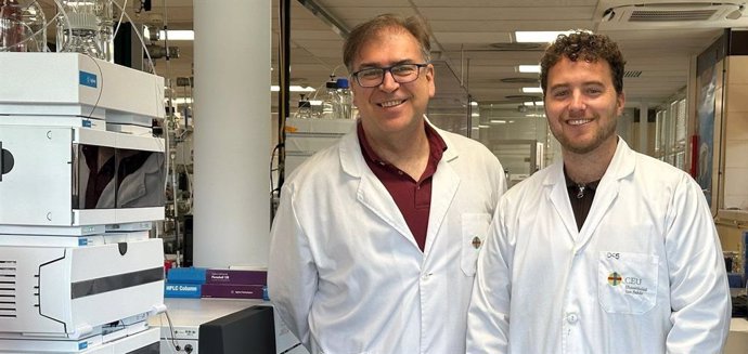Los investigadores del CEMBIO Francisco Javier Rupérez y David Chamoso.