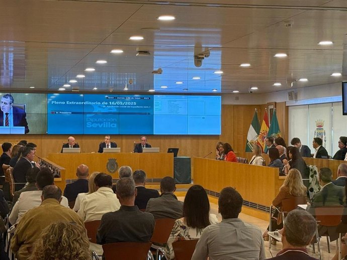 Pleno de Diputación de Sevilla.
