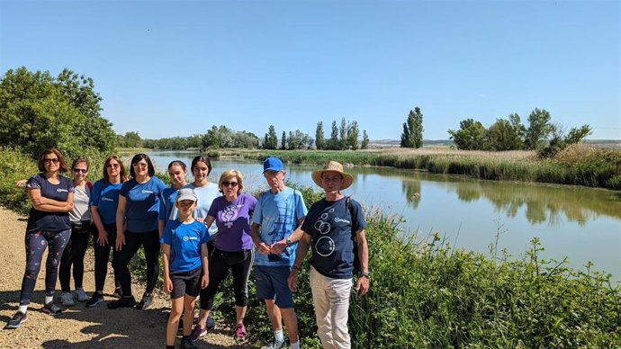 Participantes en la última edición de la iniciativa en el Río Arga a su paso por Falces.