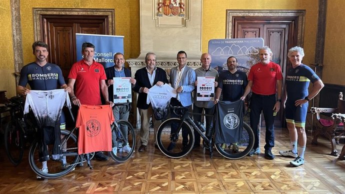 Los Bomberos de Mallorca organizan la marcha cicloturística para bomberos de todo el país