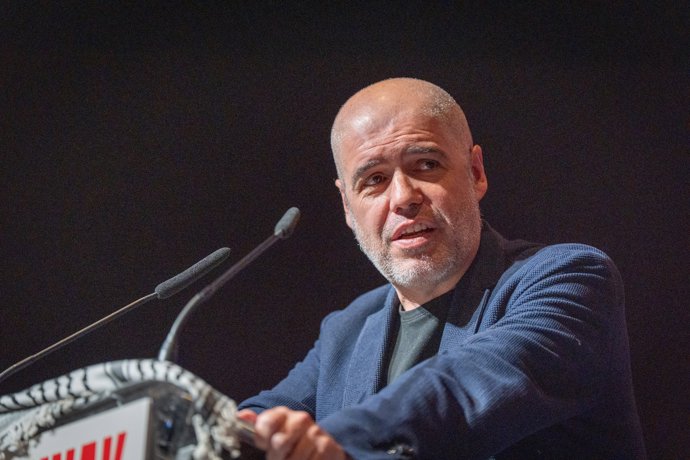 El secretario general de CCOO, Unai Sordo, interviene durante el XIII Congreso Confederal de CCOO Euskadi, en el Palacio de Congresos Europa, a 16 de mayo de 2025, en Vitoria-Gasteiz, Álava, País Vasco (España).