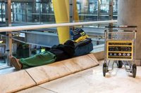 Comunidad acusa a Aena de "reaccionar tarde y mal" en Barajas y pide que "atienda a peticionarios de asilo, que los hay"