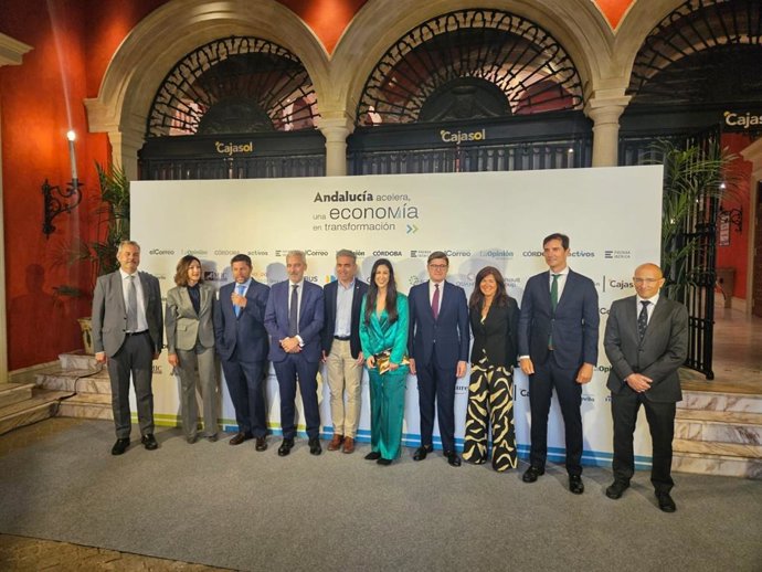 Pimentel en el foro "Andalucía acelera, una economía en transformación", que se ha celebrado en la Fundación Cajasol, organizado por Prensa Ibérica