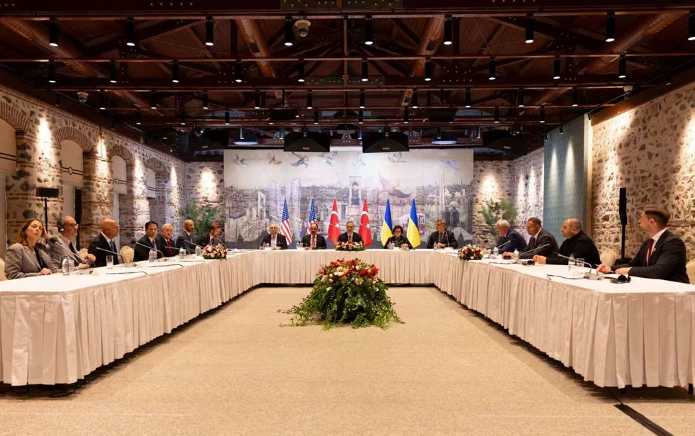 Las delegaciones de Rusia y Ucrania tienen en Estambul los primeros contactos directos en tres años
