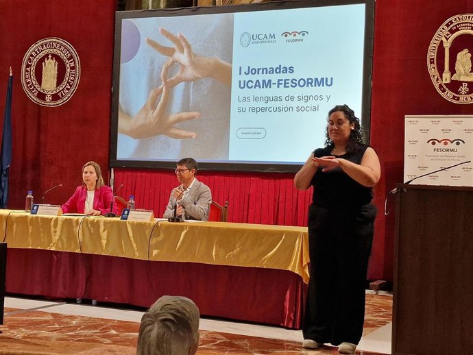 I Jornadas UCAM-FESORMU 'Las lenguas de signos y su repercusión social', que se celebran en el Campus de Murcia de la UCAM