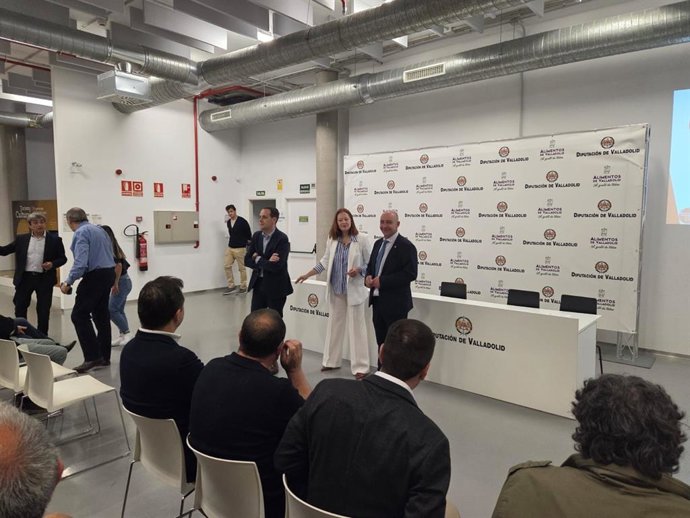 Irene Cortés en un momento de la jornada de formación a las autoridades locales de Valladolid sobre riesgos y medidas de prevención en situaciones de emergencia