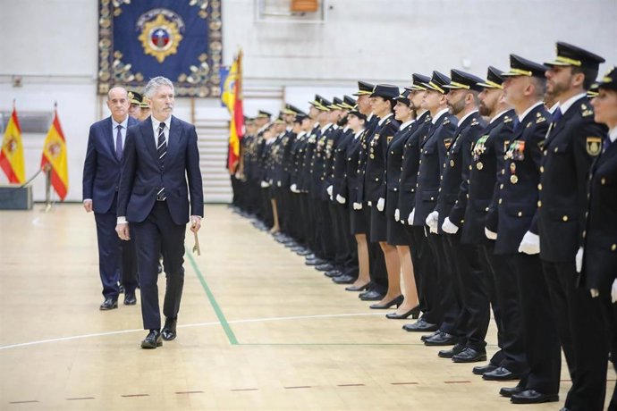 Archivo - El ministro del Interior, Fernando Grande-Marlaska, durante la entrega de títulos a la XXXVI promoción de la Escala Ejecutiva de la Policía Nacional en Ávila