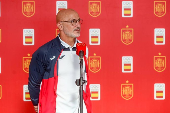 Archivo - El seleccionador de fútbol Luis de la Fuente