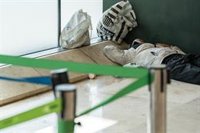 El capellán de Barajas pide a los políticos una solución para las personas sin hogar "vivan en Gran Vía o el aeropuerto"