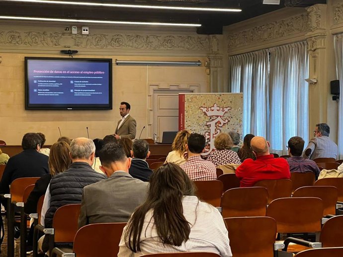 Un momento de la formación sobre protección de datos dirigida a personal de las entidades locales a cargo del Instituto Nacional de Administración Pública (INAP) en colaboración con la Diputación de Zaragoza.