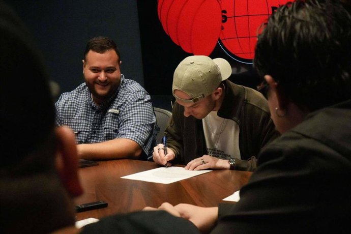 Archivo - Rimas Publishing ﬁrma a su primer productor en España, introduciéndose al mercado europeo