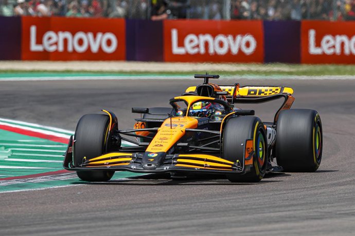 Archivo - 81 PIASTRI Oscar (aus), McLaren F1 Team MCL38, action during the Formula 1 MSC Cruises Gran Premio del Made in Italy e Dell’Emilia-Romagne 2024, 7th round of the 2024 Formula One World Championship from May 17 to 19, 2024 on the Autodromo Enzo e