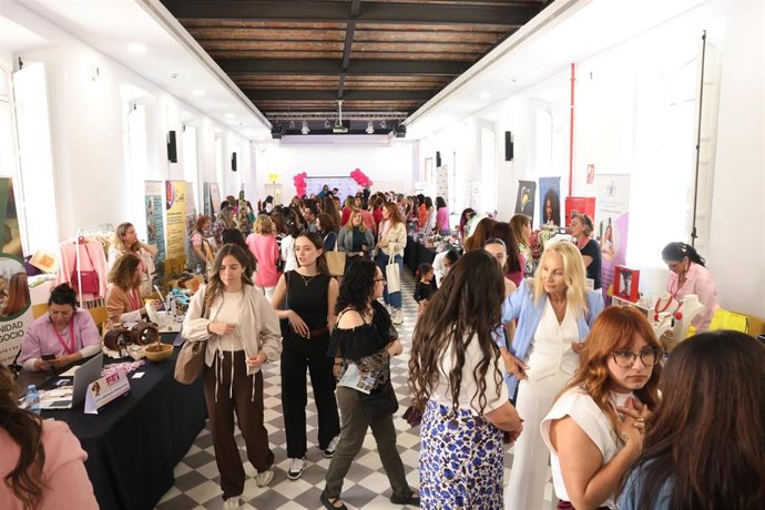 Un total de 200 de empresarias malagueñas se han reunido hoy en La Térmica en la novena edición de EMI, Empresarias Malagueñas Impulsan, una jornada organizada por la Diputación de Málaga junto a Amupema