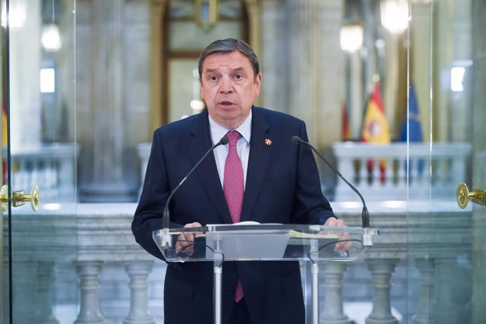 El ministro de Agricultura, Pesca y Alimentación, Luis Planas, ofrece una rueda de prensa para informar sobre los principales asuntos de interés agrario y pesquero, en el Ministerio de Agricultura, Pesca y Alimentación, a 12 de mayo de 2025, en Madrid (Es