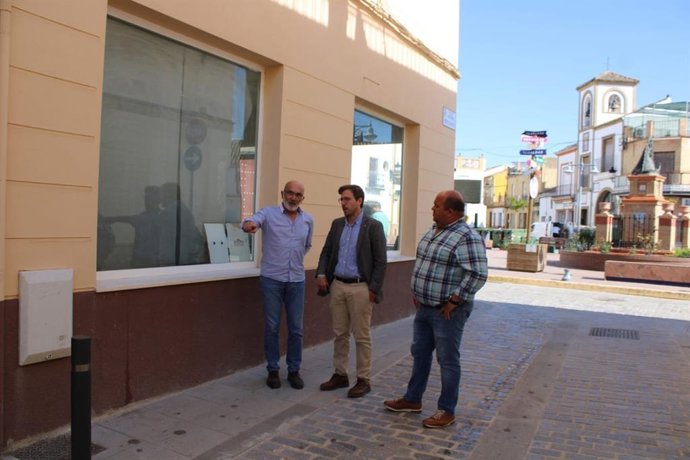 Toscano con el alcalde de Benacazón