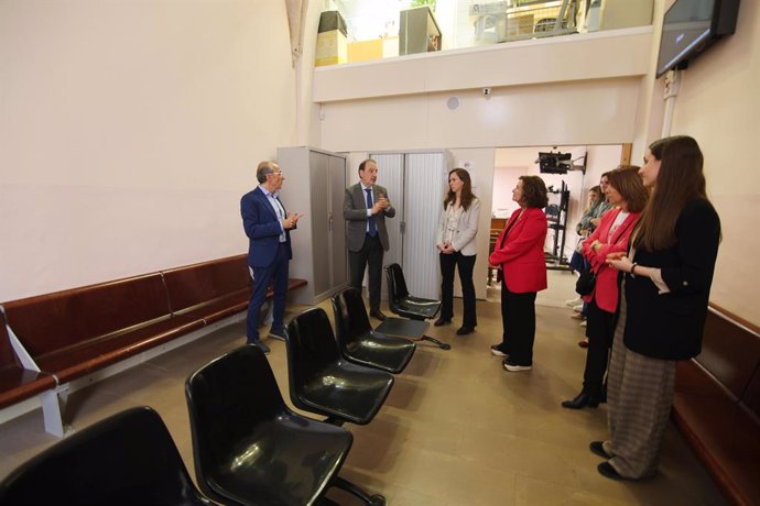 El conseller de Justícia i Qualitat Democràtica, Ramon Espadaler, durant la visita 