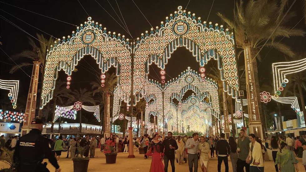 Archivo - Vista del alumbrado de la Feria del Caballo de Jerez 2024.