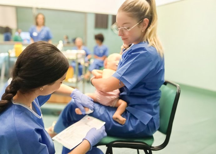 Imagen de uno de los talleres sobre cribado neonatal.