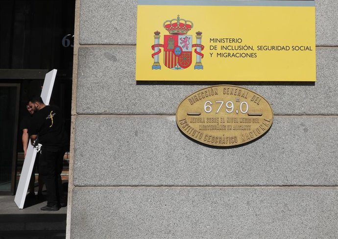 Archivo - Sede del Ministerio de Inclusión, Seguridad Social y Migraciones, en calle José Abascal, a 27 de julio de 2022, en Madrid (España).