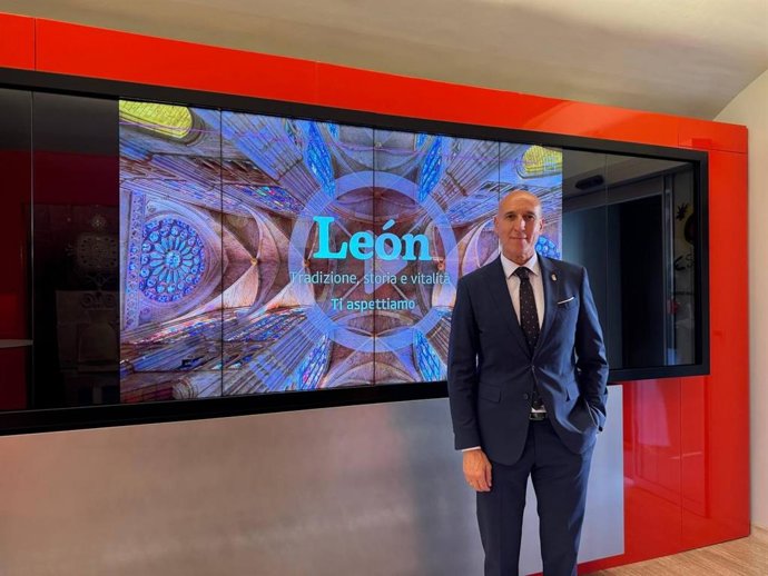 El alcalde de León en la presentación de la oferta turística leonesa en el Centro Multimedia de Turespaña en Roma