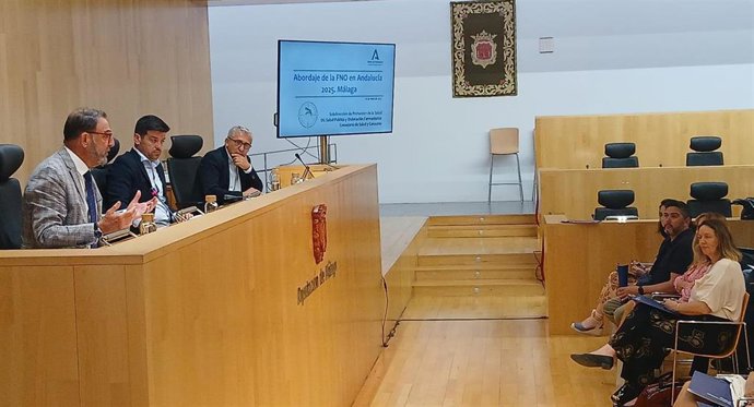 Salud informa a los municipios de la provincia de Málaga sobre cómo actuar para prevenir la Fiebre del Nilo Occidental