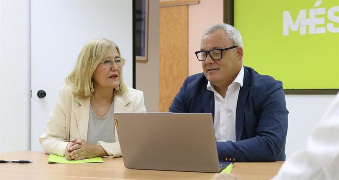 La consellera insular de MÉS per Mallorca Rosa Cursach y el portavoz de la formación en el Consell, Jaume Alzamora.
