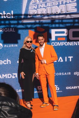 Carmen Lomana y Thegrefg, presentadores del evento