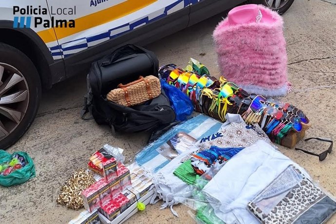 Confiscadea mercancía ilegal de venta ambulante