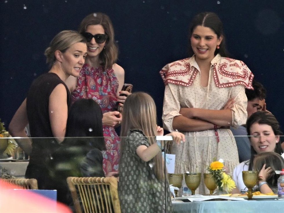 Marta Ortega, Margarita Vargas y su hija Eugenia de Borbón y Vargas en la Global Champions Tour de hípica Madrid 2025