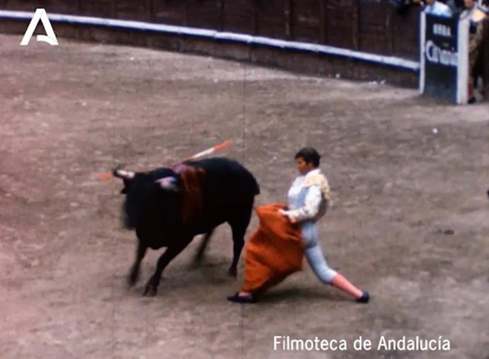 Manuel Benítez 'El Cordobés' durante una corrida, en un fotograma del 'Proyecto mi vida'.