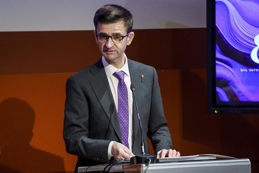 Archivo - El presidente de la Corporación RTVE, José Pablo López, durante la jornada 'Todas las edades, todos los derechos: 50 años de un mundo mejor', organizada por el Observatorio de Igualdad de RTVE, en el Auditorio de Prado del Rey, a 6 de marzo de
