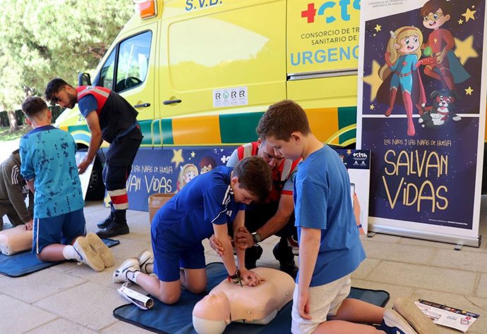 Clases de RCP a alumnos de Huelva.