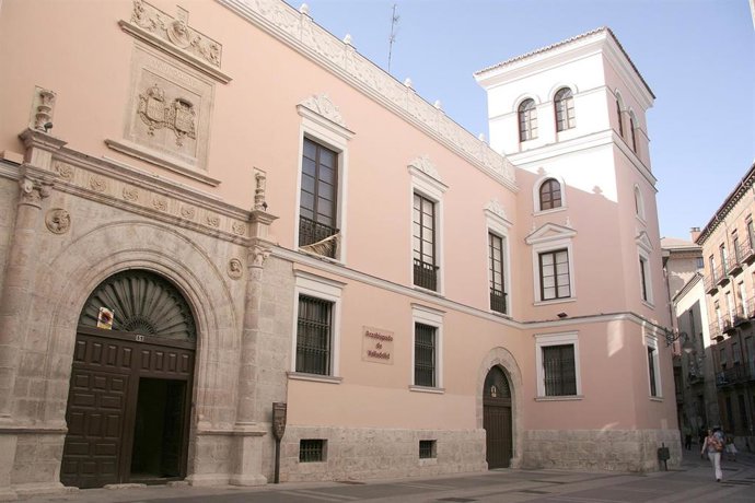 Archivo - Fachada del Arzobispado de Valladolid