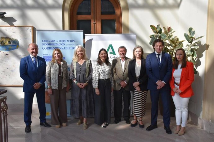 La delegada de la Junta en la provincia de Cádiz, Mercedes Colombo, inaugura la primera jornada de formación y sensibilización en materia de corresponsabilidad en Cádiz