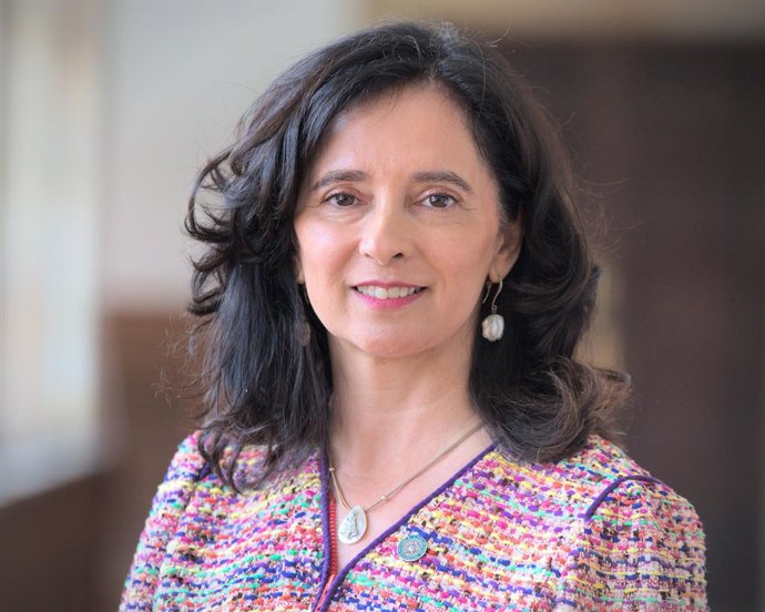 Cristina Valdés Rodríguez, investigadora de la Universidá d'Uviéu y delegada del rector pall Real Colexu Complutense en Harvard y América del Norte.
