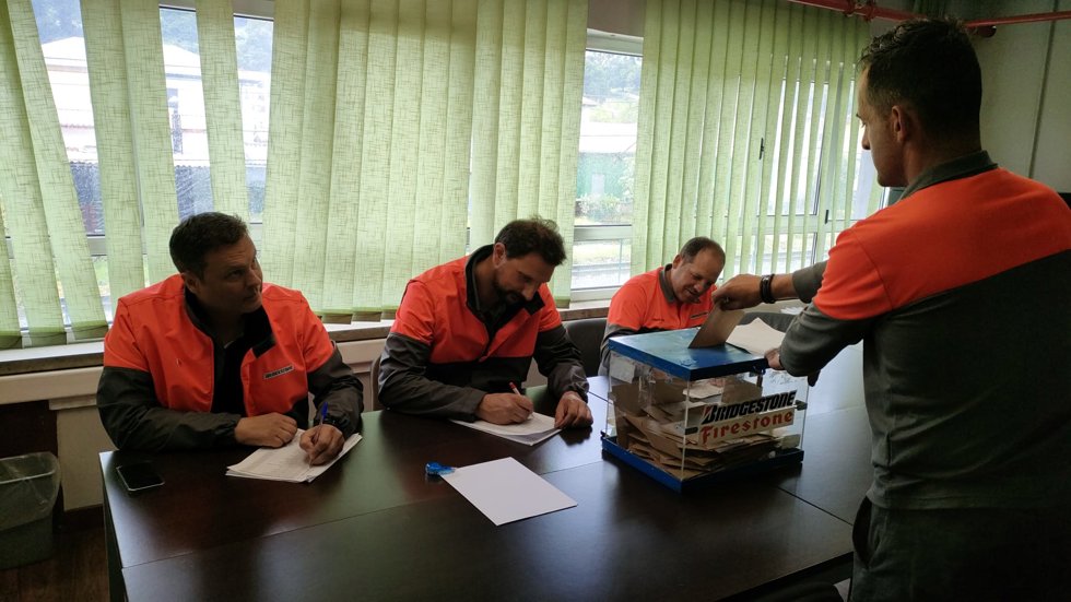 Votación del ERE de Brigdestone en la planta de Puente San Miguel