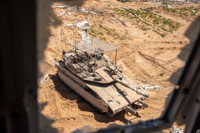 GAZA, 6 de maio de 2025 -- Esta foto divulgada pelas Forças de Defesa de Israel em 6 de maio de 2025 mostra tropas israelenses operando no sul da Faixa de Gaza. O primeiro-ministro israelense, Benjamin Netanyahu, alertou na segunda-feira que a nova ofensi