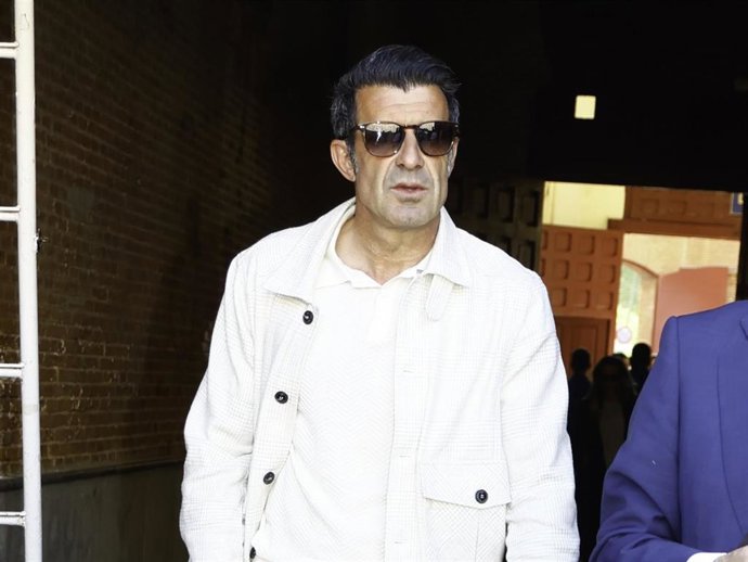Luis Figo asiste a una tarde de toros en Las Ventas, a 16 de mayo de 2025, en Madrid (España).