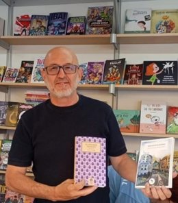 El consolidado novelista murciano Antonio Cascales