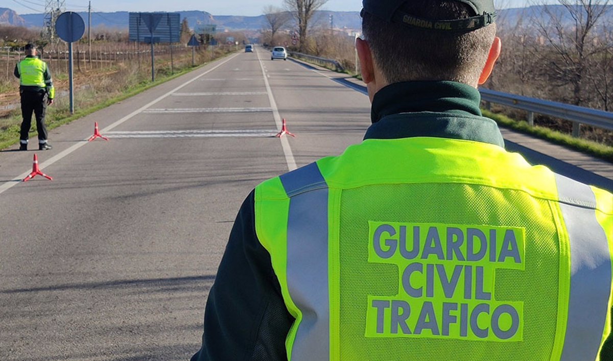 Tres personas heridas tras el choque de dos vehículos en la N-611 en Los Corrales