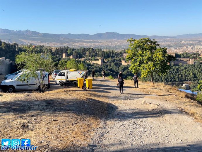 Archivo - Operativo en las cuevas del Cerro de San Miguel. Archivo,