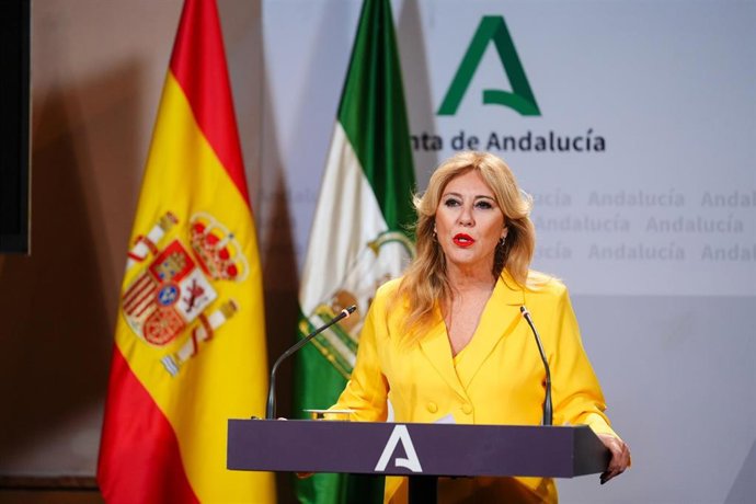 La consejera de Economía, Hacienda y Fondos Europeos y portavoz del Gobierno, Carolina España