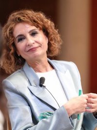 Montero desea "mucha suerte" a Melody: "Nuestra diva valiente, poderosa y andaluza de raza"