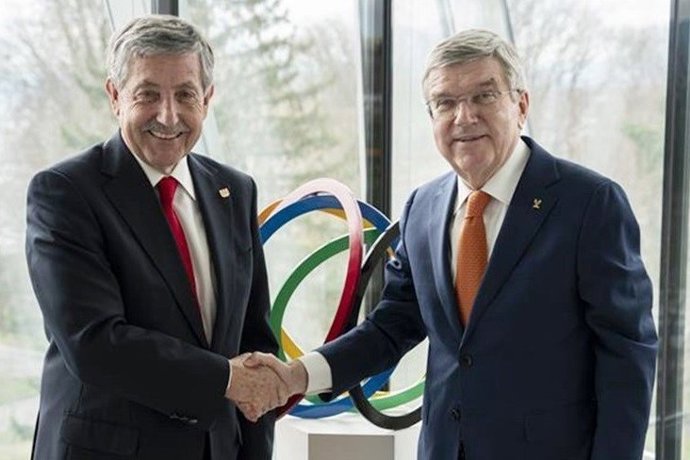 José Perurena, durante uma reunião com Thomas Bach em Lausanne.